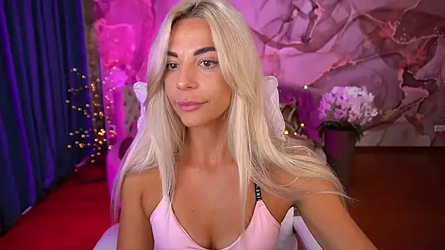 BellaRayyy on StripChat 
