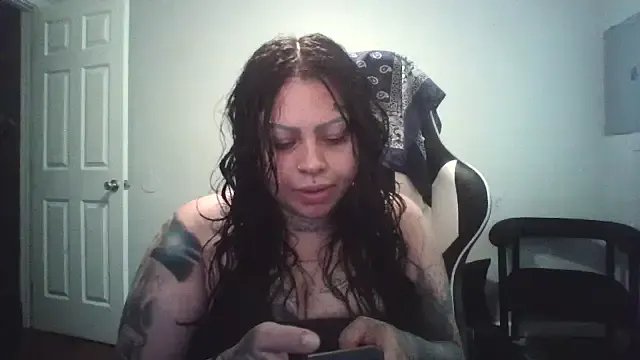 chicanachic13 on StripChat 