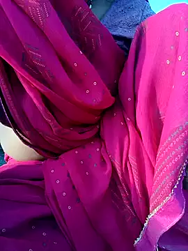 Cutee-Jaan — Oil bups show