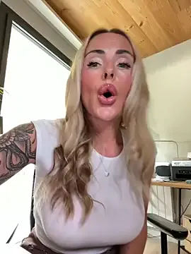 EmaSalis — Freechat on StripChat