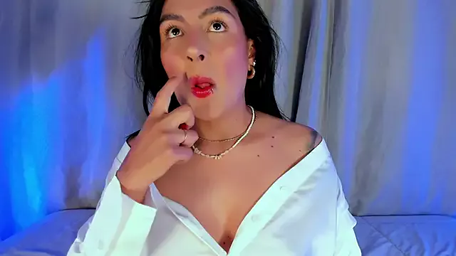 EviePhoenix on StripChat 