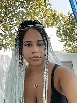 HaileyDiana — No panties