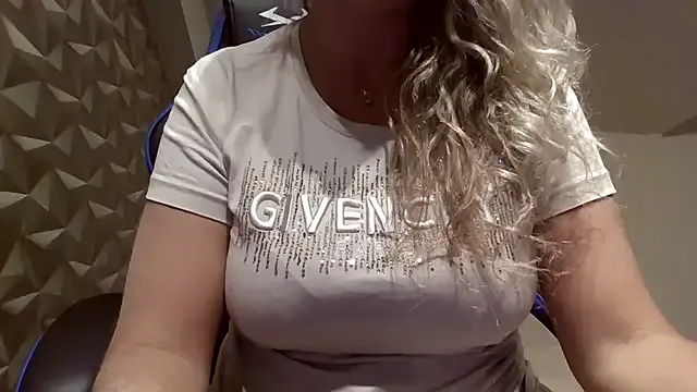 JenniLowen — Freechat on StripChat