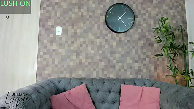 juliana_luque — DOGGIE POSE AND SPREAD ASSHOLE