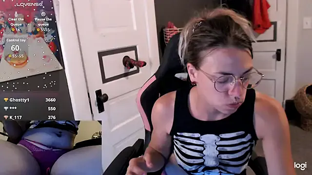 KierBearKisses — dildo bj 3 min
