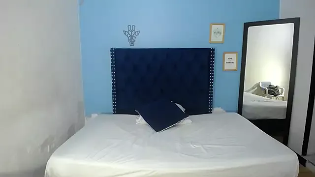 kinky_redhead18 on StripChat 