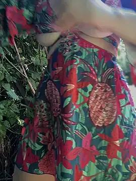 Freechat LaraHollywood on StripChat