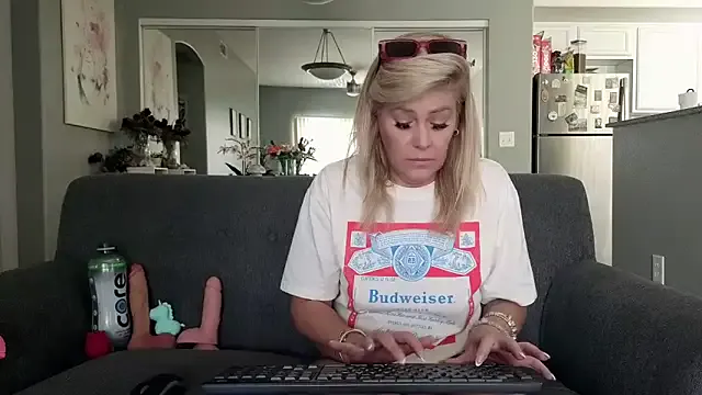 Lexi_Shocker — Lose the panties + pussy play