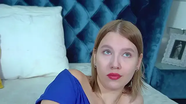 LiliLinn on StripChat 