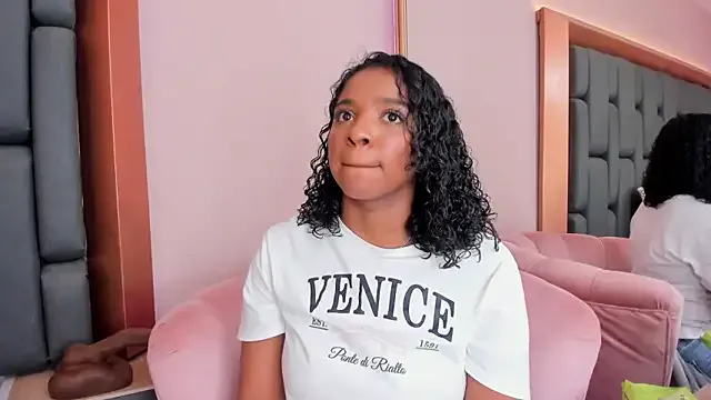 LisaMendez — sensual dance & spanks