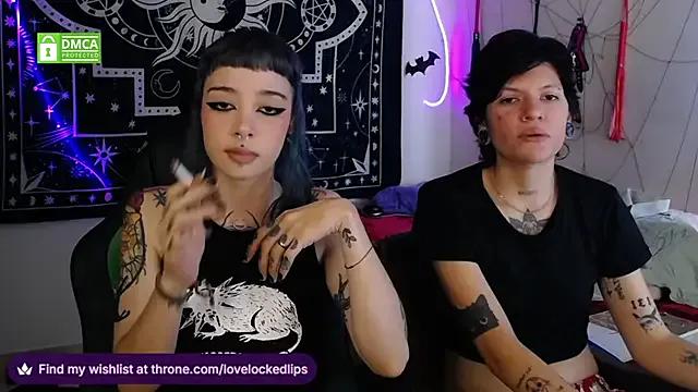 lovelockedlips on StripChat