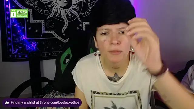 lovelockedlips on StripChat