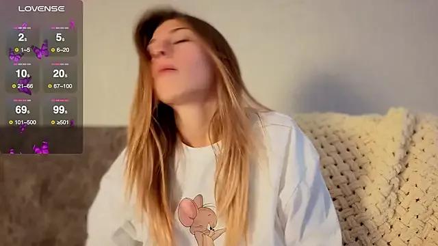 LovelyKatea on StripChat