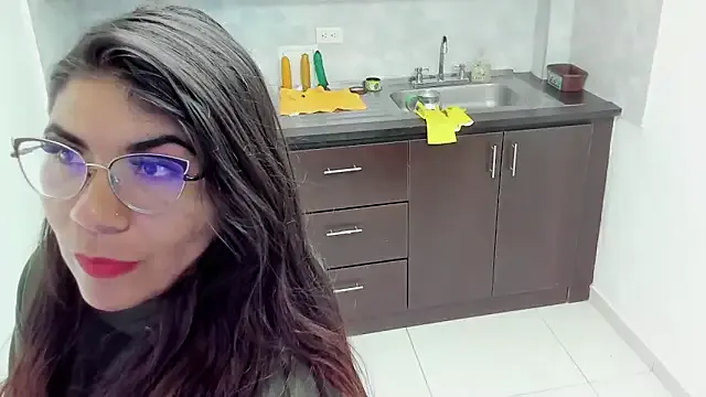 Luna_Dumont — Spit boob
