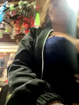 MADAME-ARLETTE — Full naked hardware store