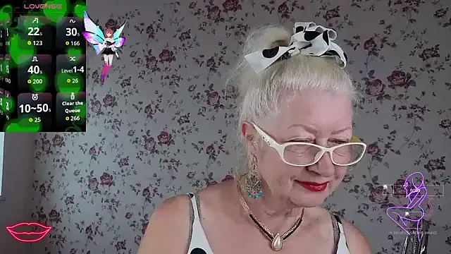 Maya_Mayflower on StripChat 