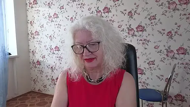 Maya_Mayflower on StripChat