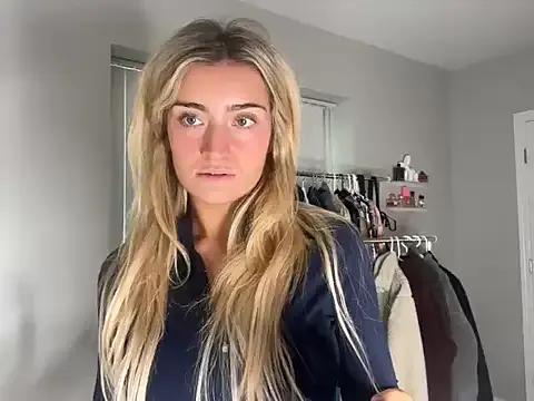 meggsworld on StripChat 