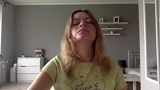MillieShow — bra off top on xx