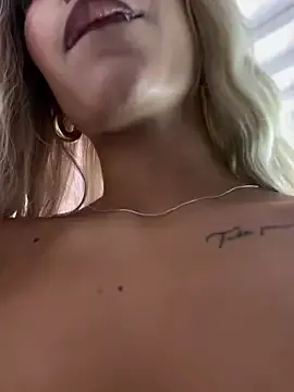 MystiqueXXX — PLAY PUSSY CLOSE UP
