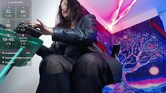 SabaTheCourtesan on StripChat 