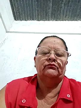 sahira_yasin — Pinzas en mis tetas + aciete