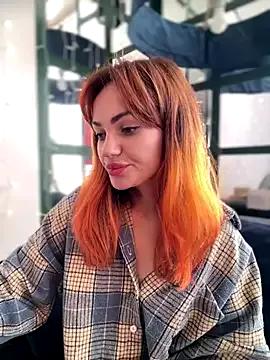 SaraLow on StripChat 