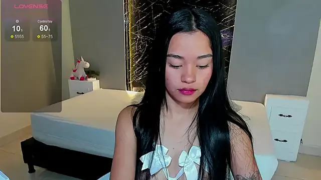 SelenaFox7 on StripChat 