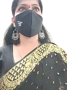 shivani27 — Gold chain