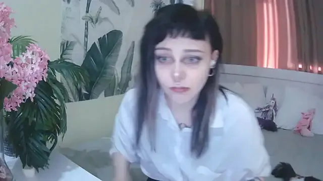 SineKiraReal — Flash my bra :)