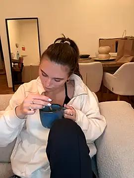 SophiiaStarr —  Show My Boobs 5min 