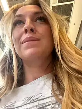 Sweet___Emily — Show how hard naked nipples&pinch in mal