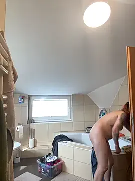 Tamy-Love — blowjob + nippelklemmen