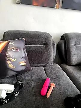 Teengirlmiaa — Anal ve vajina ayn anda seks