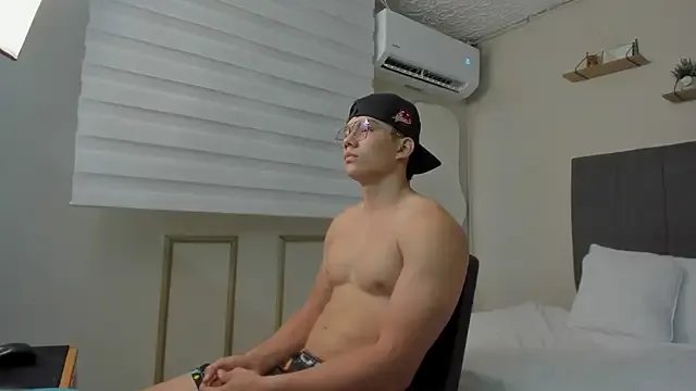 Thony_Big on StripChat