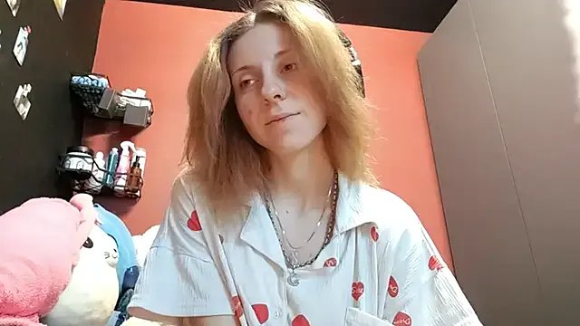 TiaraHenegan — suck my finger