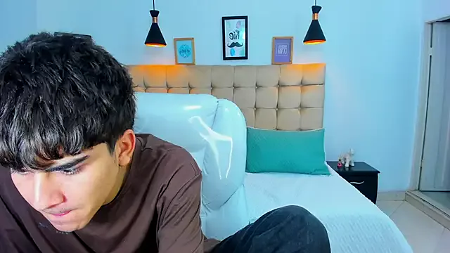 Tommy18__ on StripChat 