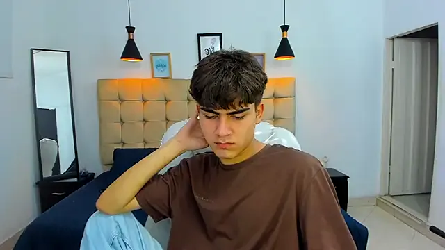 Tommy18__ on StripChat 