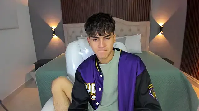 Tommy18__ on StripChat 