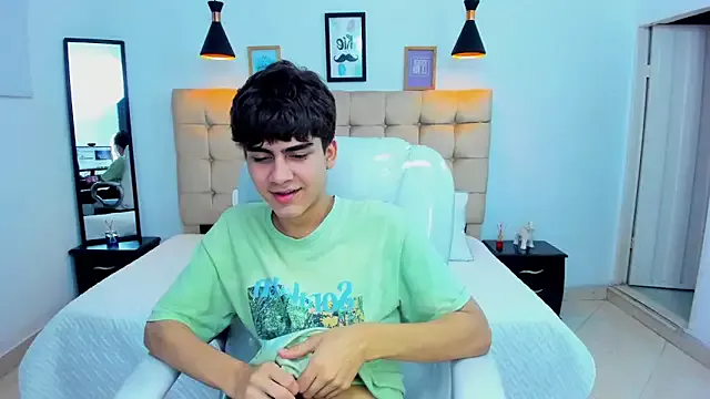 Tommy18__ on StripChat 