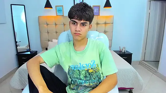 Tommy18__ on StripChat 