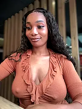 VannessaJj — Moan loud,cum hard&squirt in public