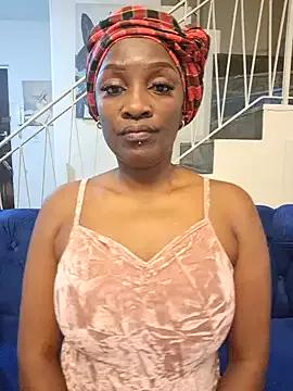 Yummychoklit on StripChat