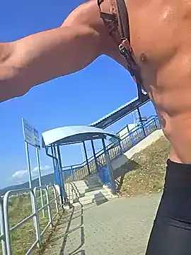 Zeefy — Risky public cum