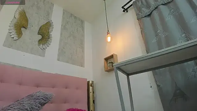 zhamira_21 — twerking + open ass