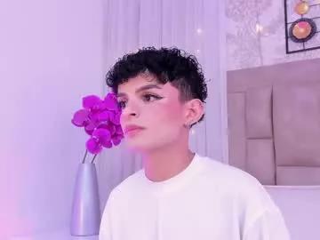 Girls: Stay up-to-date with the latest immersive cam streams gallery and try the most sensual entertainers flaunt their aroused bushes and steaming hot physiques as they lay bare and cum.