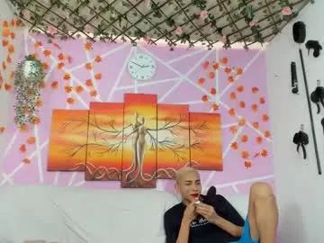 Girls: Stay up-to-date with the latest immersive cam streams gallery and try the most sensual entertainers flaunt their aroused bushes and steaming hot physiques as they lay bare and cum.
