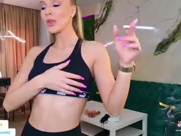 Girls: Stay up-to-date with the latest immersive cam streams gallery and try the most sensual entertainers flaunt their aroused bushes and steaming hot physiques as they lay bare and cum.