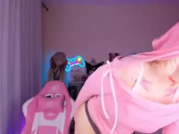 Girls: Stay up-to-date with the latest immersive cam streams gallery and try the most sensual entertainers flaunt their aroused bushes and steaming hot physiques as they lay bare and cum.