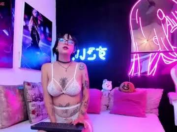Girls: Stay up-to-date with the latest immersive cam streams gallery and try the most sensual entertainers flaunt their aroused bushes and steaming hot physiques as they lay bare and cum.